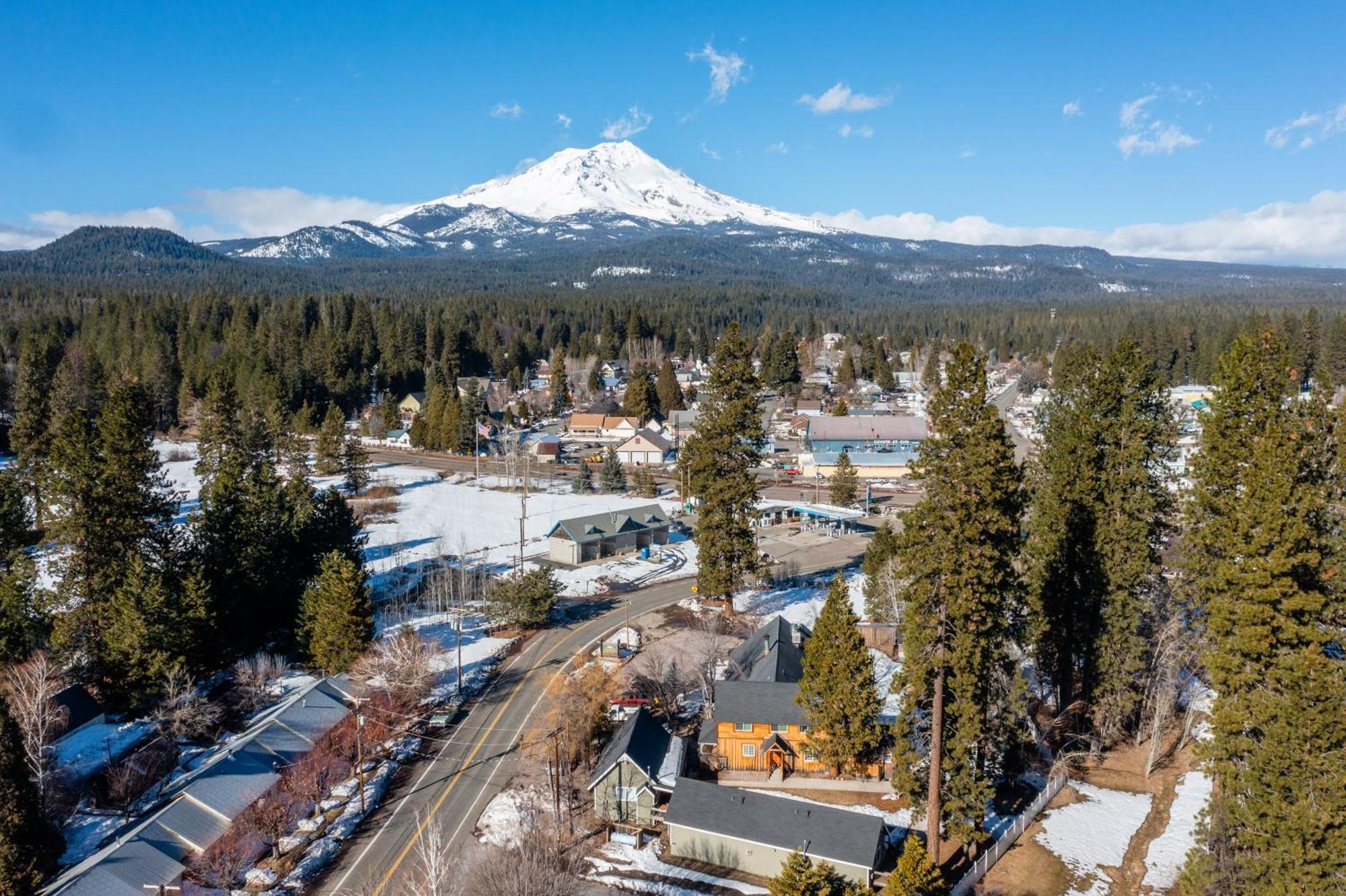 Shasta View Lodge McCloud Bagian luar foto
